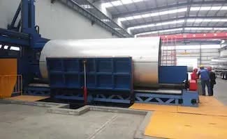 同乐城电子·(中国)网站为全自动油罐车设计和制造了W12-12*8000四辊同乐城电子·(中国)网站